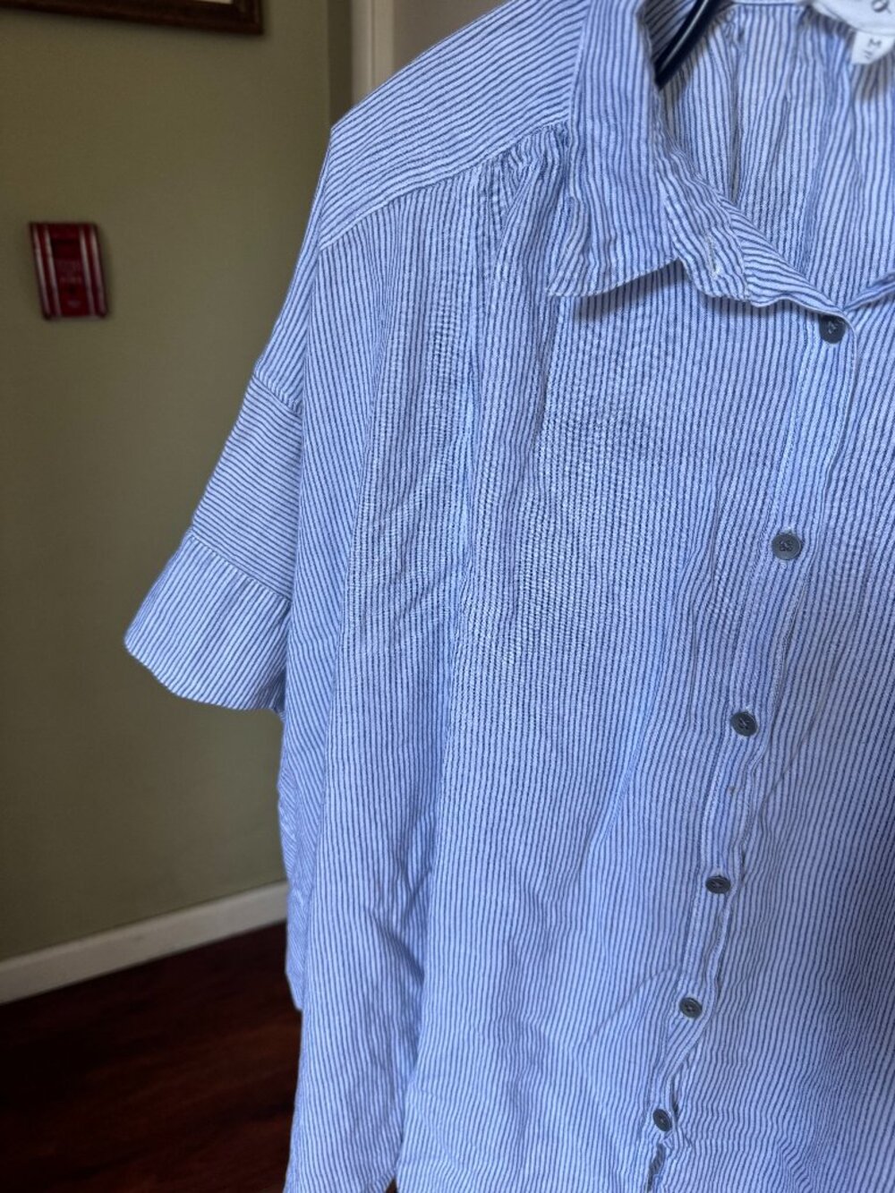 lou & grey over sized women top button down short sleeve sz med